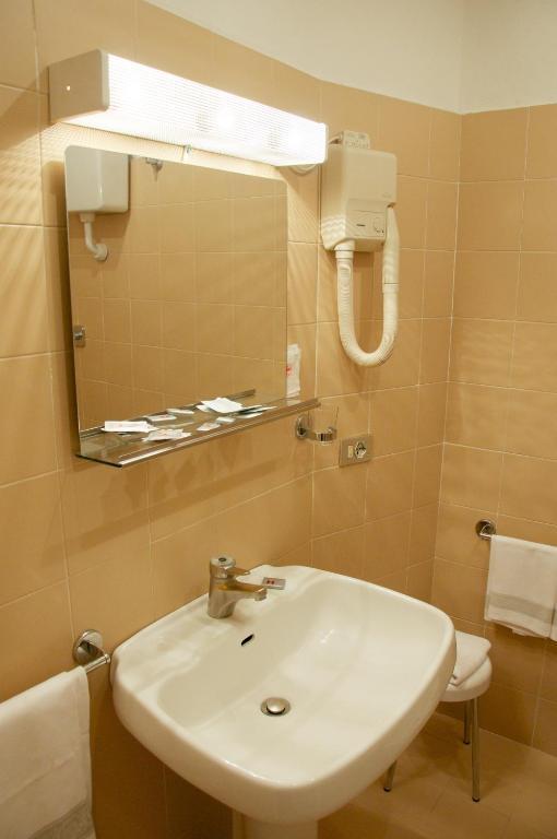 Hotel Milano Pistoia Buitenkant foto